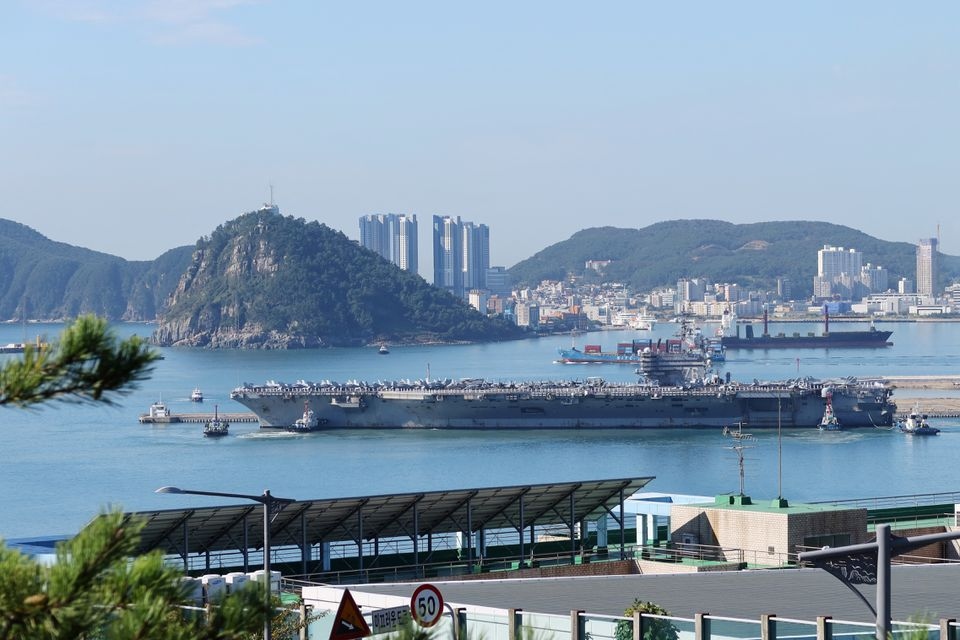 Tàu sân bay Mỹ tới Hàn Quốc tập trận, gửi cảnh báo cứng rắn đến Triều Tiên